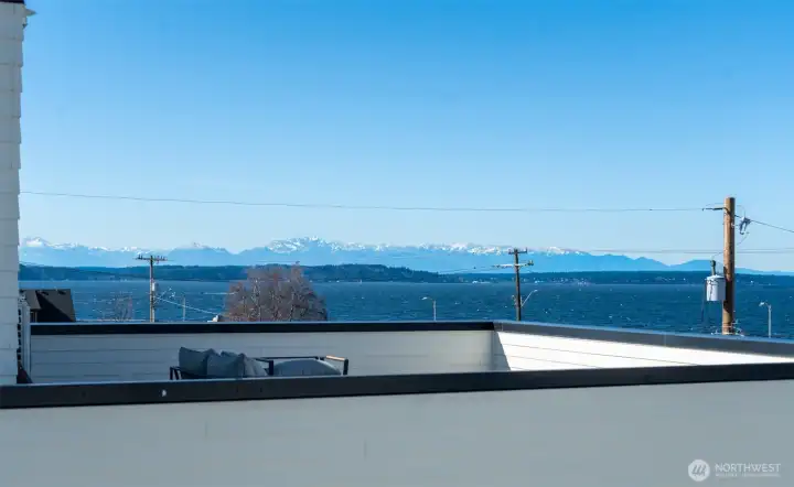 Look at this amazing view! Water, Mountains, Ferries and more!