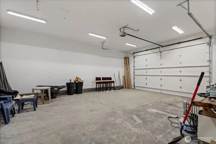 Additional covered parking. Shop has 12' ceilings.