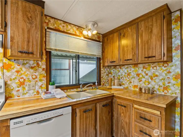 All appliances stay.
