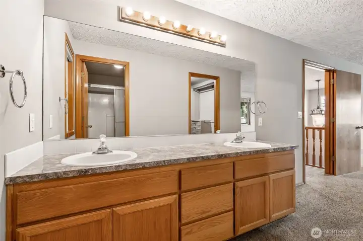 Double vanity in primary
