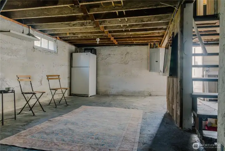 Unfinished basement with endless opportunity! Unfinished basement with endless opportunity!