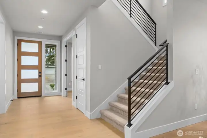 Main Level: Entry