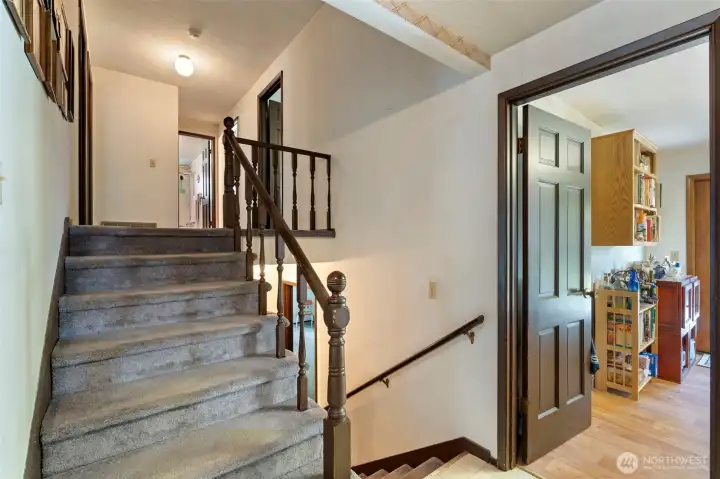 Head upstairs to the bedrooms or downstairs to the hobby room and bonus rooms! Head upstairs to the bedrooms or downstairs to the hobby room and bonus rooms!