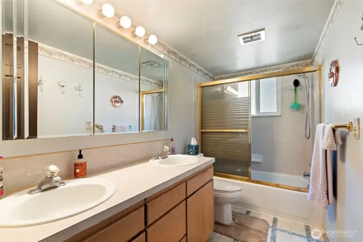 Full bath upstairs Full bath upstairs