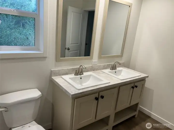 Main Bathroom.