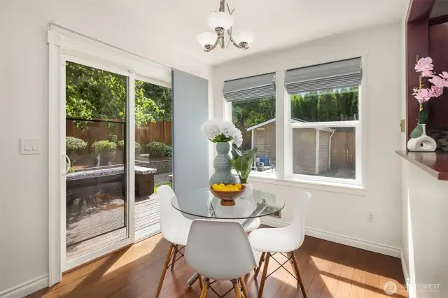 bonus room off kitchen/dining