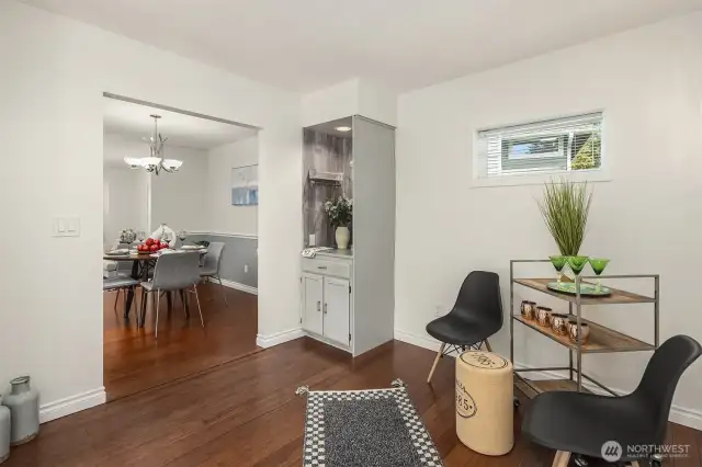 bonus room off kitchen/dining