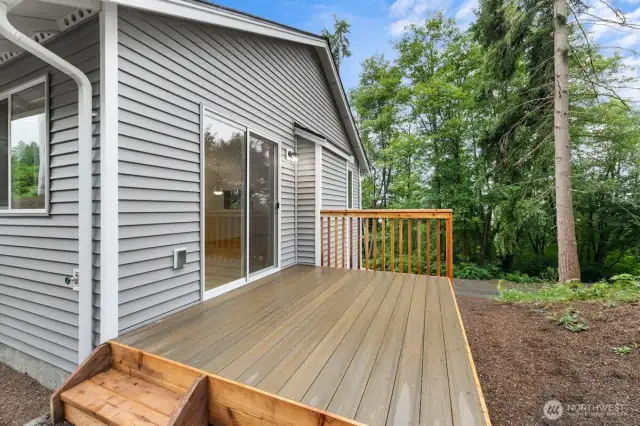 Photographs are for illustrative purposes only. Features, finishes, interior/exterior colors, landscaping and floorplan shown may vary from actual homes built.