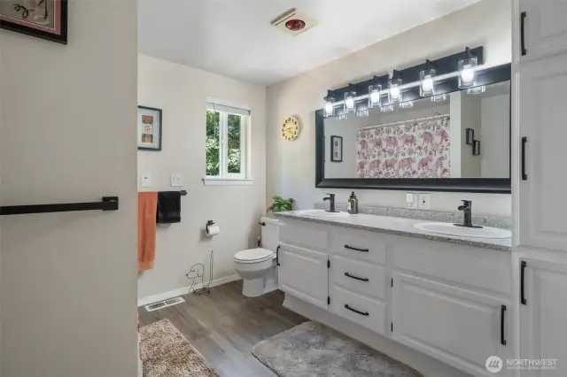Guest bath.