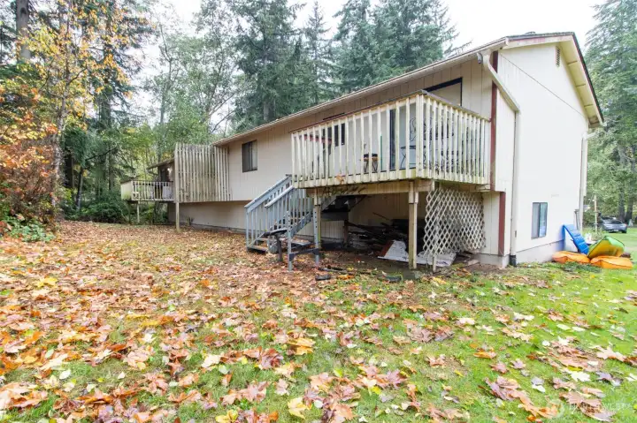 So much yard space - 1175 side