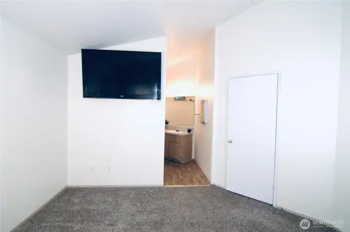 Primary Bedroom - Bath1.1