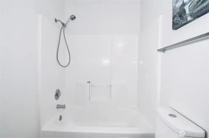 Bedroom 2 - Full Bath2.1