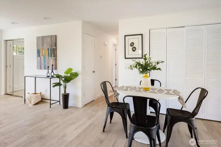 Dining area positioned off the kitchen, ideal for daily meals or casual gatherings. Image from earlier listing in Sep 2025.