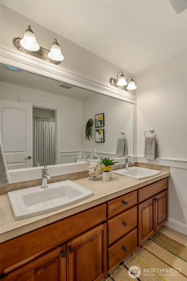 Main Bathroom w/double sinks