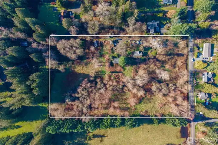 Boundary lines are for estimation - 2 lots combined for a total of 276,171 square feet.