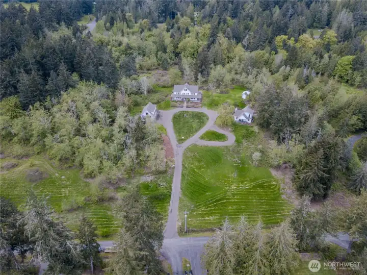 Sweeping grounds blend privacy, beauty and versatility