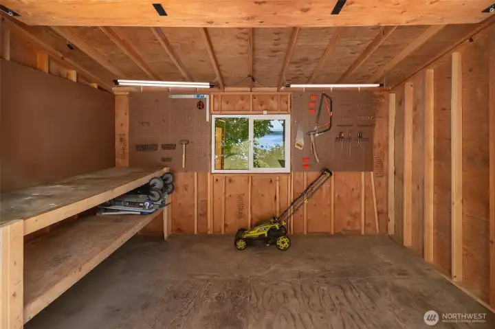 A separate shop or storage space. A separate shop or storage space.