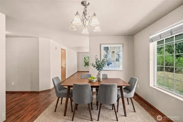 Virtually staged...Dining room Virtually staged...Dining room