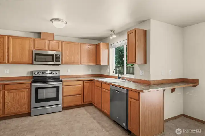 Here's the kitchen...naked! Here's the kitchen...naked!