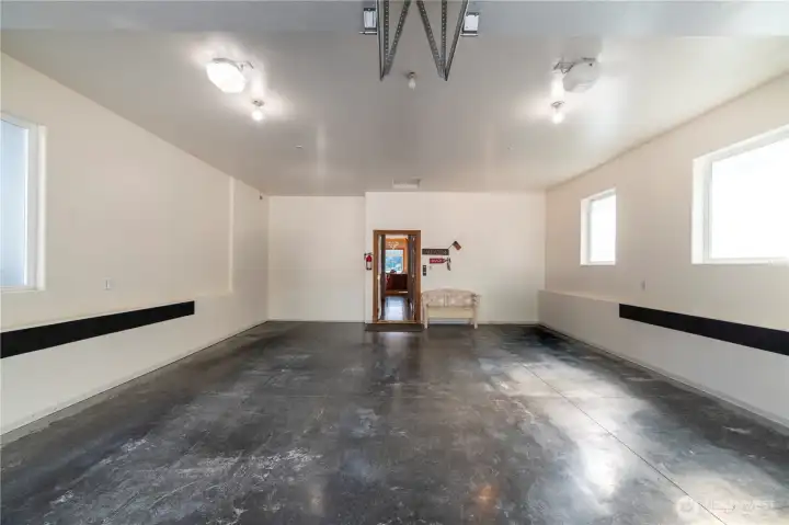 Level Entry from Garage to house Level Entry from Garage to house