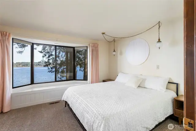Upstairs bedroom.