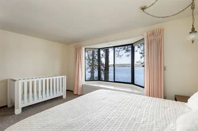 Upstairs bedroom.