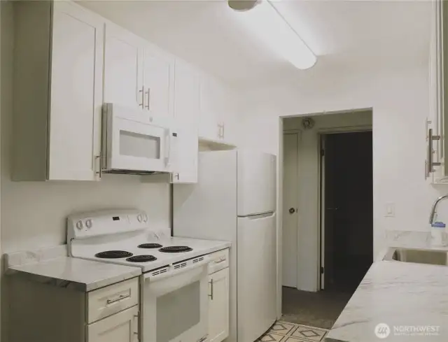 Updated Kitchen with New Cabinet