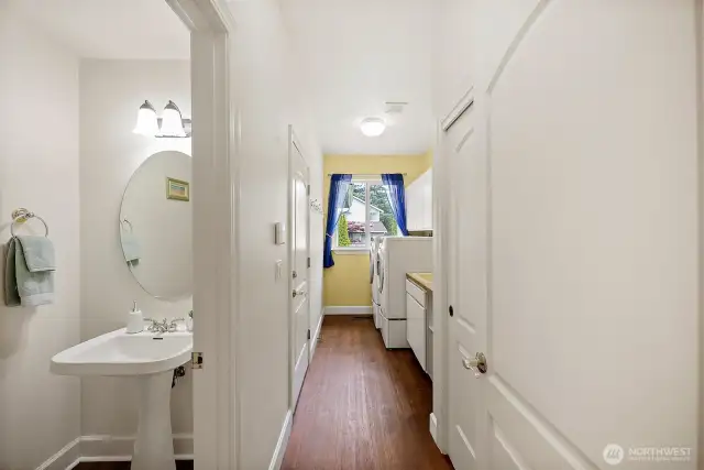 !/2 bath