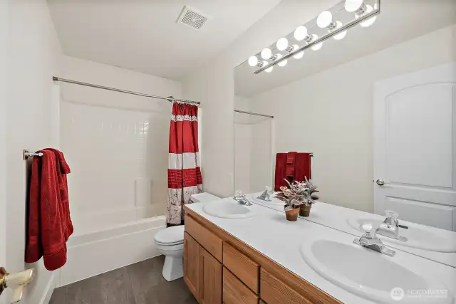 Full guest bath