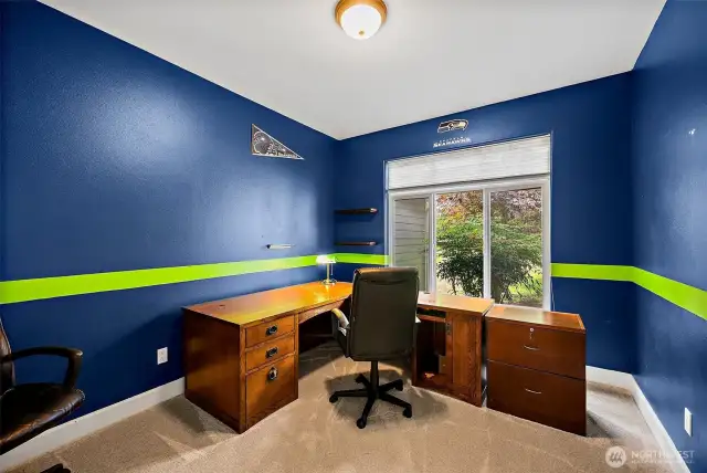 Great colors in this office... Go Hawks!