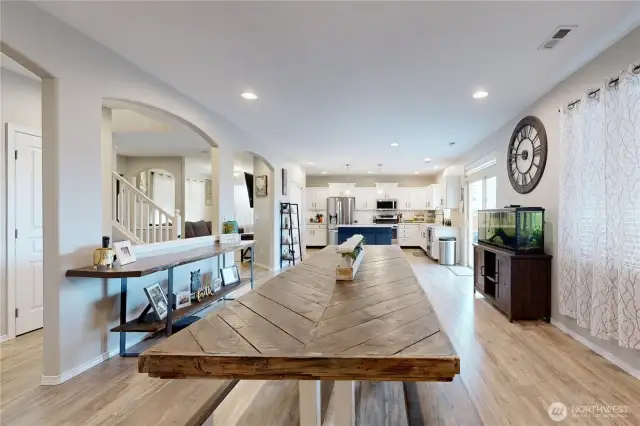 "dining room"
