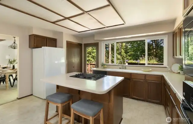 Kitchen with access to Deck