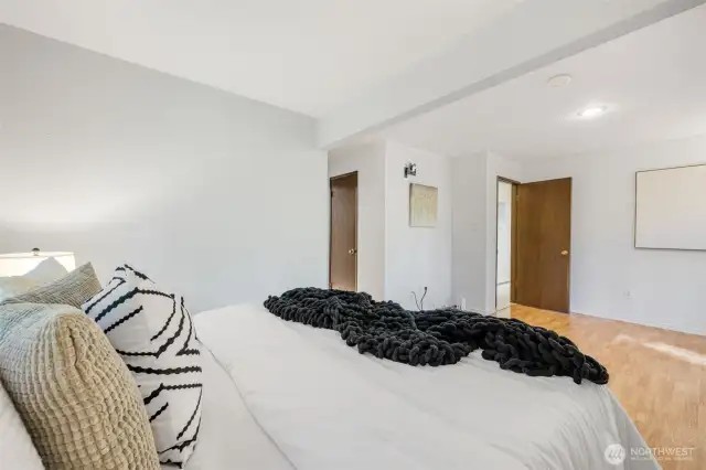Master bedroom Main Floor