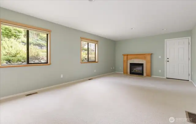 Natural gas fireplace in bonus room