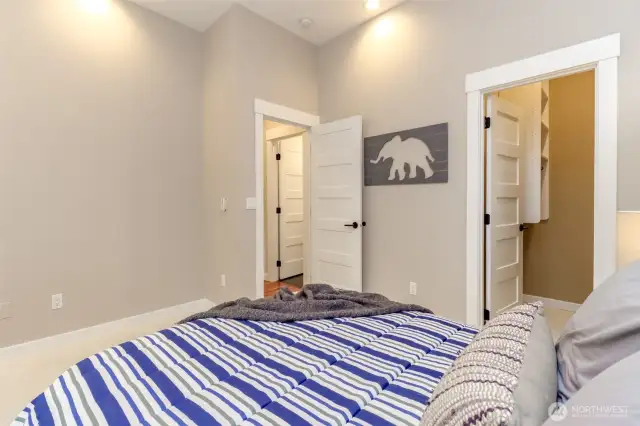 Guest bedroom Door to Hallway
