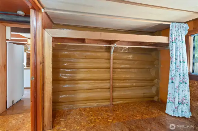 Nice deep closet in the primary