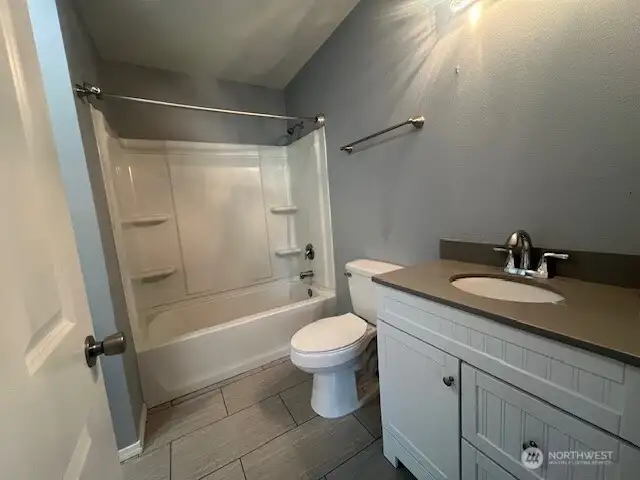 2nd Floor Bathroom