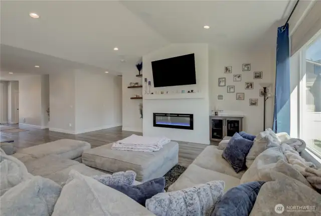 Bring entertainment to life with a built in high-performance surround sound system.