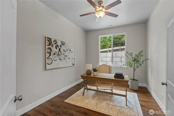Office/bedroom main floor