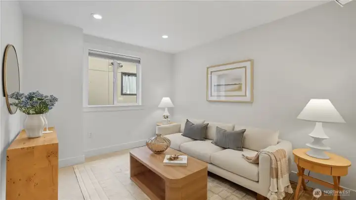 5th bedroom, could also be used as an office.