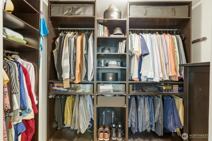 Primary Bd + Walk-in closet