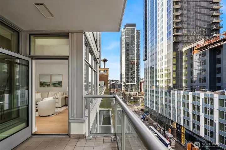 Enjoy Space Needle fireworks from your private balcony!