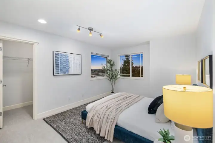 2nd large bedroom with walkin closet