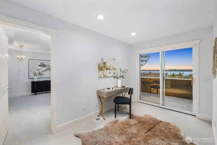 Flex/Bonus area on 2nd Fl, leads to side patio with spiral staircase