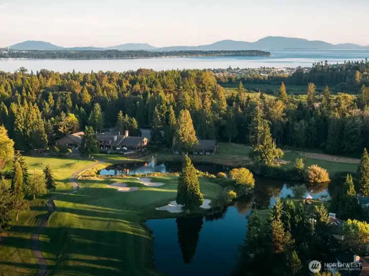 18-hole Arnold Palmer course offers private memberships and resort guest play