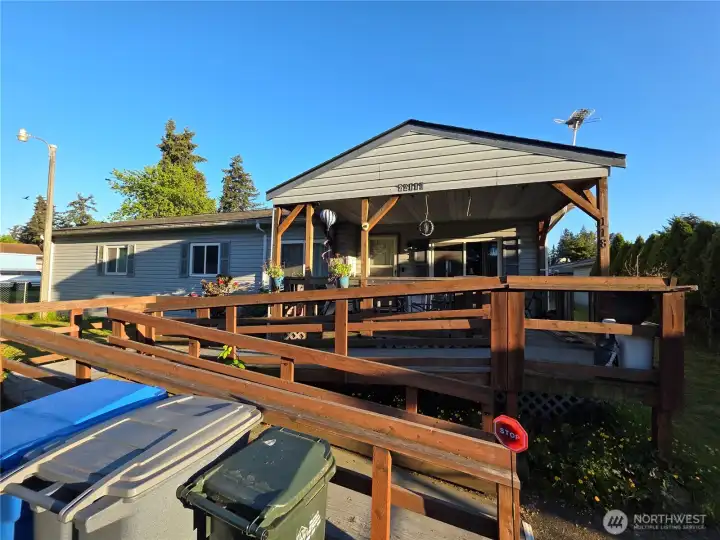Deck & ramp