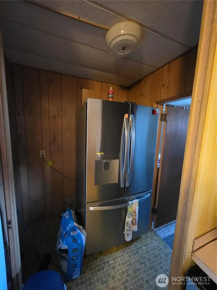 Kitchen/entry to utility room