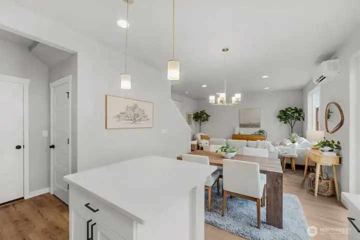 Photographs are for illustrative purposes only. Features, finishes, interior/exterior colors, landscaping and floorplan shown may vary from actual homes built