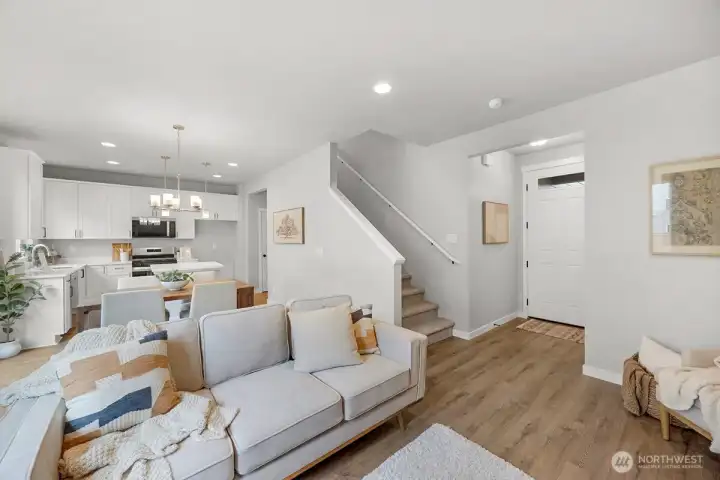 Photographs are for illustrative purposes only. Features, finishes, interior/exterior colors, landscaping and floorplan shown may vary from actual homes built