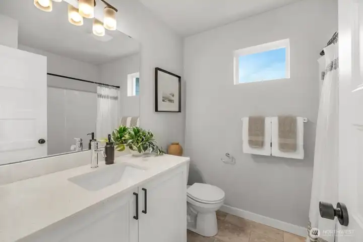 Photographs are for illustrative purposes only. Features, finishes, interior/exterior colors, landscaping and floorplan shown may vary from actual homes built